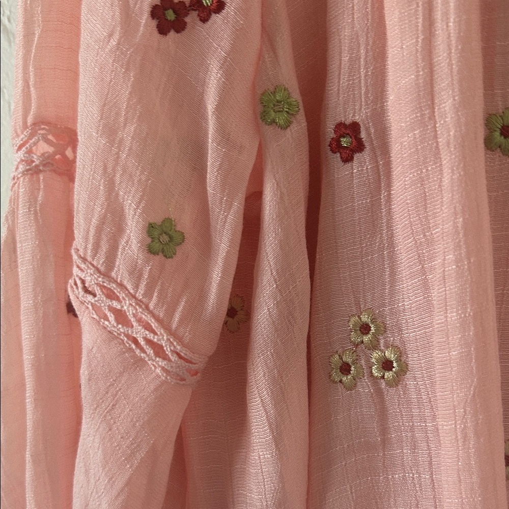 Figueroa & Flower - Chic Pink Floral Women's Blouse - Picture 3 of 8